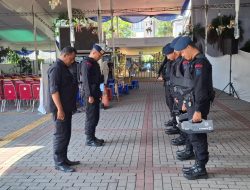 Polsek Sawah Besar Dampingi Tim Gegana Lakukan Sterilisasi Total Di Gereja Katedral Jelang Misa Paskah