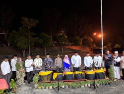 Danlanal Bintan Dampingi Bupati Bintan Berangkatkan Pawai Takbir Idul Adha 1446H/2025