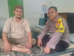 Bhabinkamtibmas Pegangsaan Bersama Ketua RW 03 Ustad Fatahillah Gelar Obrolan Kamtibmas di Balai Warga