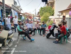 Bhabinkamtibmas Gandeng Tokoh Masyarakat RW 07 Kampung Rawa, Wujudkan Lingkungan Aman dan Kondusif