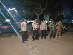 Patroli Tiga Pilar Polsek Kemayoran Antisipasi Tawuran dan Kejahatan Jalanan Jelang Tengah Malam