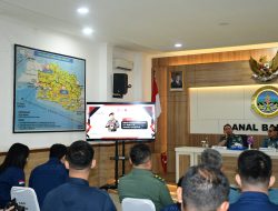 Komandan Lanal Bandung Berikan KKDN Kepada Mahasiswa S2 Fakultas Keamanan Nasional UNHAN RI
