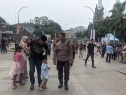 Panit Binmas Amankan Kegiatan Jemaah Sholat Jumat di Istiqlal, Sawah Besar