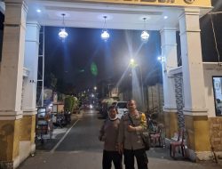 Dinihari, Upaya Bhabinkamtibmas Pegangsaan Jaga Kamtibmas Bersama Warga RW 08 Matraman Dalam II
