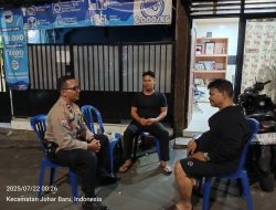 Bhabinkamtibmas Kampung Rawa Sambangi Pos Satkamling RW 04, Imbau Warga Waspada Curanmor
