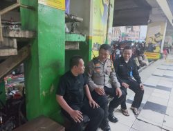 Bhabinkamtibmas Kebon Kacang Lakukan Patroli Saling Koordinasi Dengan Keamanan Pasar Blok C Memastikan Wilayah Kondusif
