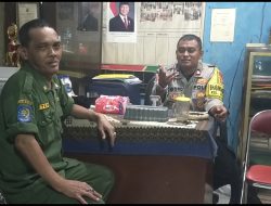 Dengan Humanis, Bhabinkamtibmas Kramat Sambangi Pos Kamling RW 07 Sentiong Ujung