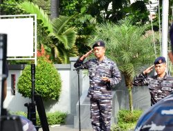 Komandan Lanal Bandung Pimpin Upacara Bendera 17-an