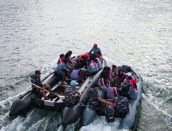 Kodaeral IX Center of Gravity Pembelajaran Kesehatan Matra Laut, Latih Mahasiswa Kebidanan Tolong Persalinan di Perahu Karet