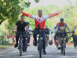 Dankodaeral IX Beserta Ketua Daerah Kodaeral IX Gabungan Jalasenastri Koarmada RI Semarakkan Fun Bike Songsong HUT Ke-80 TNI