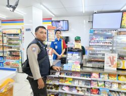 Bhabinkamtibmas Intensifkan Sambang di Indomaret Gunung Sahari Utara