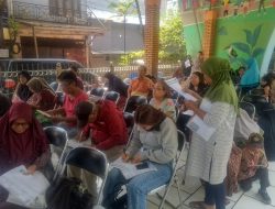 Pembagian Kartu PKH BPMT di RPTRA Mangga Dua Selatan Berlangsung Aman