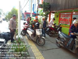 Bhabinkamtibmas Karang Anyar Ajak Wujudkan Kawasan Nyaman dan Tertata
