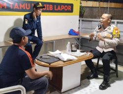 Bhabinkamtibmas Cempaka Putih Timur Sambang Pos Kamling, Wujud Kepedulian Polri dalam Menjaga Keamanan Lingkungan