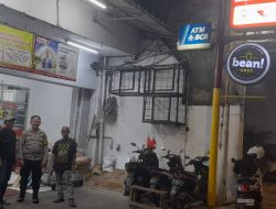 Bangun Komunikasi Kamtibmas, Bhabinkamtibmas Sambangi Warga Utan Panjang Dini Hari