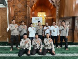 Ditbinmas Polda Metro Jaya Gelar Satu Jam Mengaji Bersama Polisi di Masjid Baitul Lathief Kemnaker