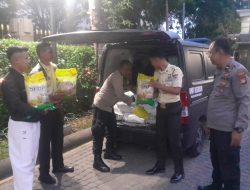 Polsek Metro Gambir Salurkan Beras Murah untuk Warga dan Petugas Keamanan di Kelurahan Gambir
