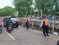 Polsek Kemayoran Tingkatkan Pengaturan Lalu Lintas Pagi, Pastikan Warga Aman Beraktivitas