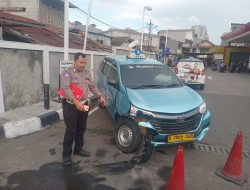 Taksi Hilang Kendali di Fly Over Cideng Timur, Dua Pemotor Terlibat Tabrakan Beruntun
