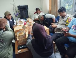 Bhabinkamtibmas Petojo Selatan Hadiri Rapat Koordinasi LMK, Perkuat Sinergi Keamanan Wilayah