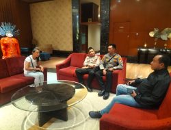 Pelayanan Polsek Sawah Besar Dampingi Warga” Cari Keluarganya Dengan Humanis”