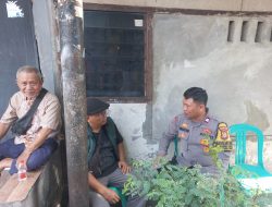 Polisi Sambangi Warga RW 02 Kebon Kacang Sebagai Cooling System Sampaikan Imbauan Kamtibmas