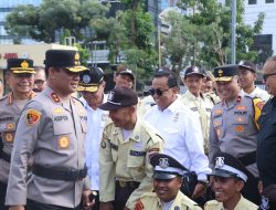 Kapolda Metro Jaya Pimpin Apel Pengamanan Swakarsa Jelang Nataru*