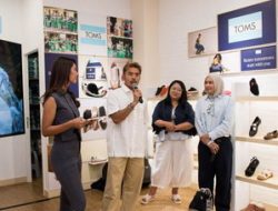 TOMS Gelar Community Gathering di Pondok Indah Mall 2, Perkuat Kampanye #PurchaseWithPurpose di Indonesia