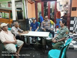 Operasi Sikat Jaya 2025: Bhabinkamtibmas Kampung Rawa Patroli Pos Kamling RW01