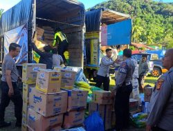 Polri Salurkan Puluhan Ribu Bantuan Logistik untuk Korban Bencana Alam di Sumatera Barat