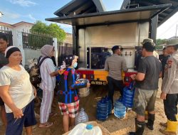 Air Bersih Didistribusikan, Polda Sumut Bantu Pulihkan Kondisi Masyarakat Tapteng