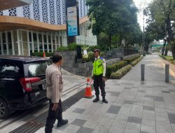Bhabinkamtibmas Gambir Sambangi Gedung Danareksa, Perkuat Sinergi dengan Satpam Jaga Kamtibmas Perkantoran