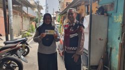 Sambangi Ema Ema Di Permukiman Padat Pasar Baru, Sosialisasi Aduan Berbasis Barcode