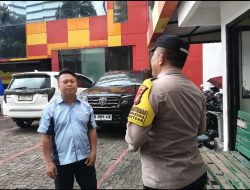 Bhabinkamtibmas Gondangdia Patroli Dialogis di Jalan RP Soeroso, Imbau Warga Waspada Saat Jam Istirahat