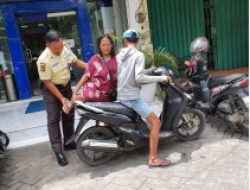 BRI KCP Taman Palem Berikan Pelayanan Ramah dan Mudah bagi Nasabah Lansia