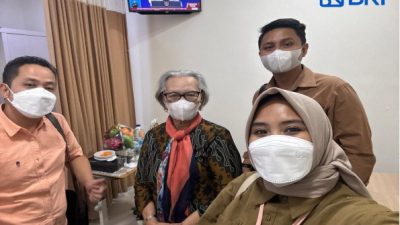 BRI Kantor Cabang Tangerang Merdeka Lakukan Kunjungan kepada Nasabah yang Sedang Sakit