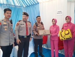 Peringati Hari Ibu, Ketua Bhayangkari Ranting Senen Beri Dukungan Makanan di Pos Pelayanan Stasiun Senen