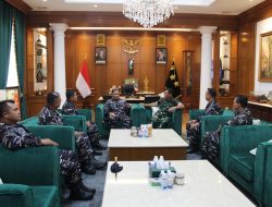 Komandan Lanal Bandung Dampingi Dankodaeral III Laksanakan Kunjungan Kerja Ke Pangdam III/Siliwangi dan Walikota Bandung