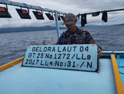 Kapal Angkatan Laut Panana III-9-13 Evakuasi KMN Gelora Laut 04 Saat Alami Kerusakan Mesin di Tengah Laut