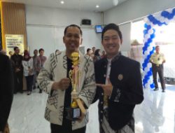 Pemimpin Cabang Jakarta Daan Mogot Serahkan Piala Mini Soccer, Dorong Sportivitas dan Kebersamaan