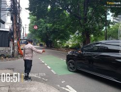 Patko 1051 Laksanakan Strong Point Pagi Hari di Jalan HM Saleh Ishak Tanah Abang, Arus Lalu Lintas Tetap Terkendali