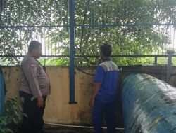 Pastikan Kesiapsiagaan Antisipasi Genangan, Bhabinkamtibmas Petamburan Cek Pompa Air Jati Pinggir II