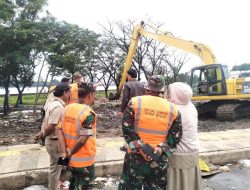 Kodim 0502/Jakarta Utara Bersama Pemkot Tangani Darurat Sampah di Papanggo Tanjung Priok