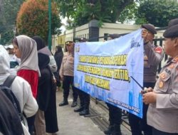 Polsek Cempaka Putih Layani Aksi Solidaritas Perempuan Indonesia Secara Humanis di Pengadilan Agama Jakarta Pusat