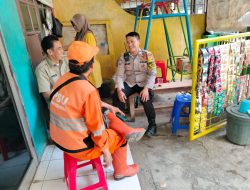 Kawal Kamtibmas dari Lingkungan, Bhabinkamtibmas Kebon Kosong Sambangi Warga