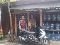 Patroli Presisi Jelang Ramadhan, Polisi Pastikan Stok dan Harga Air Mineral di Sawah Besar Stabil