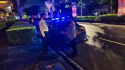 Patroli Dialogis Dini Hari Unit 1053 di Jalan Asia Afrika, Antisipasi Gangguan Kamtibmas Ciptakan Ramadhan Aman