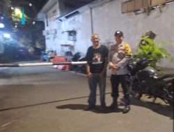 Bhabinkamtibmas Pegangsaan Sambangi Satkamling Dinihari, Warga RW 05 Diajak Tingkatkan Kewaspadaan