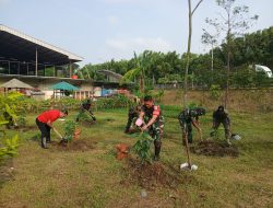 Peringati Hari Bumi, Koramil-02/Penjaringan Bersama 3 Pilar Tanam 1.000 Pohon Buah