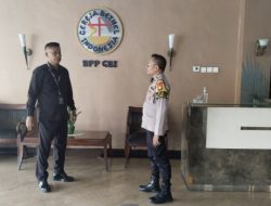 Polisi Hadir Menjaga Kekhusyukan Ibadah Kenaikan Yesus Kristus di Cempaka Putih Timur